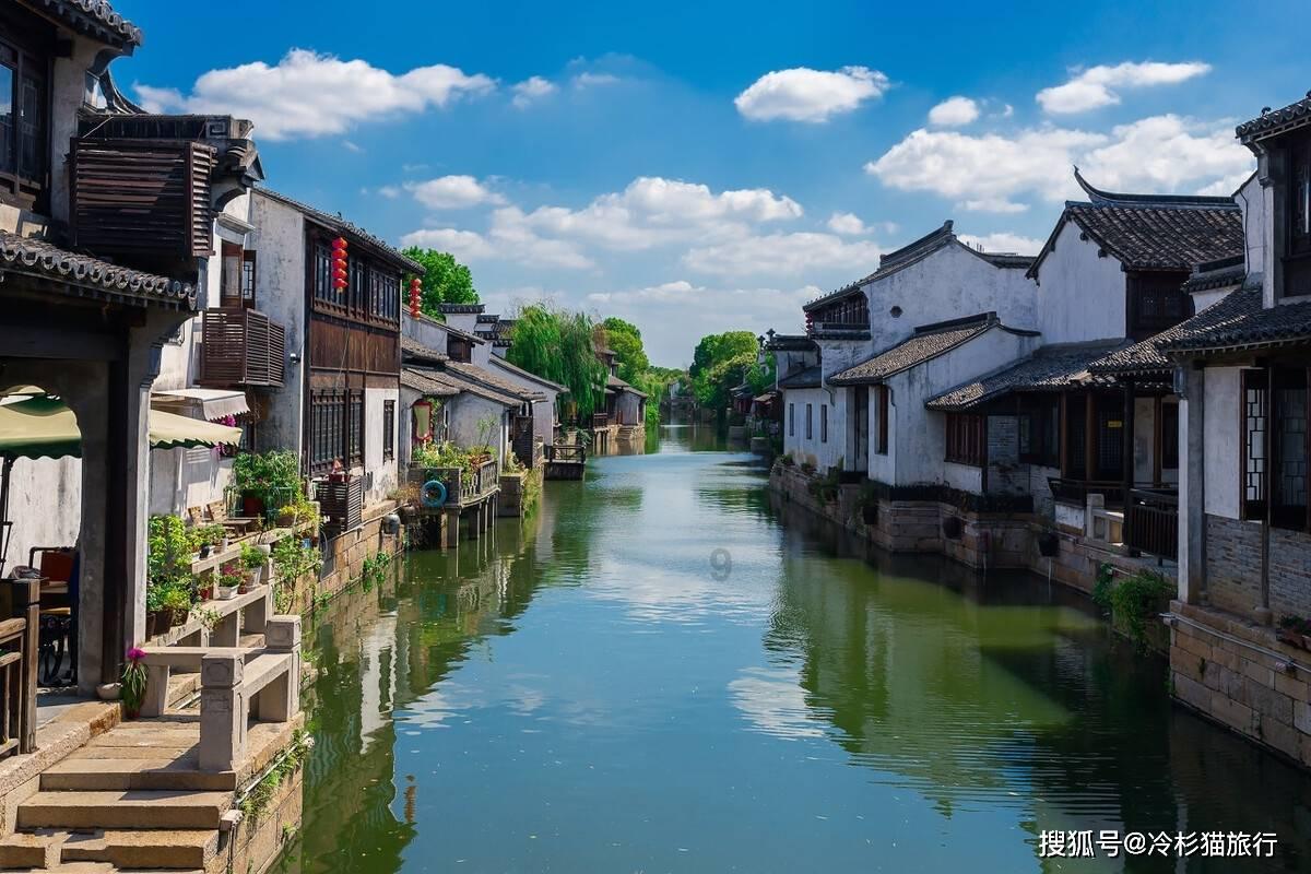 官方辟谣“重庆多地将发生地震”：经重庆市地震局核实，该信息为虚假信息